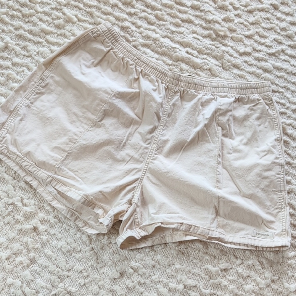 Patagonia Funhoggers 4" Inseam XL Cream Athletic Shorts Lightweight